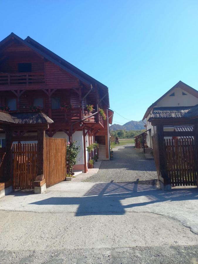 Pension Ioana Lavita Vadu Izei Exterior foto